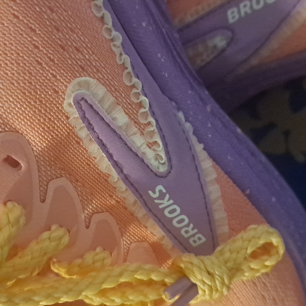 NEW,Brooks,Ghost 17,runDisney,Rapunzel,Tangled shoe,sizes (9.5) Medium (B) - Picture 3 of 16